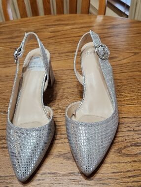 Jones New York Silver Sling Back Heels Size 9.5